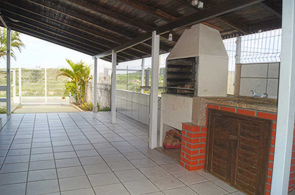 Área com churrasqueira