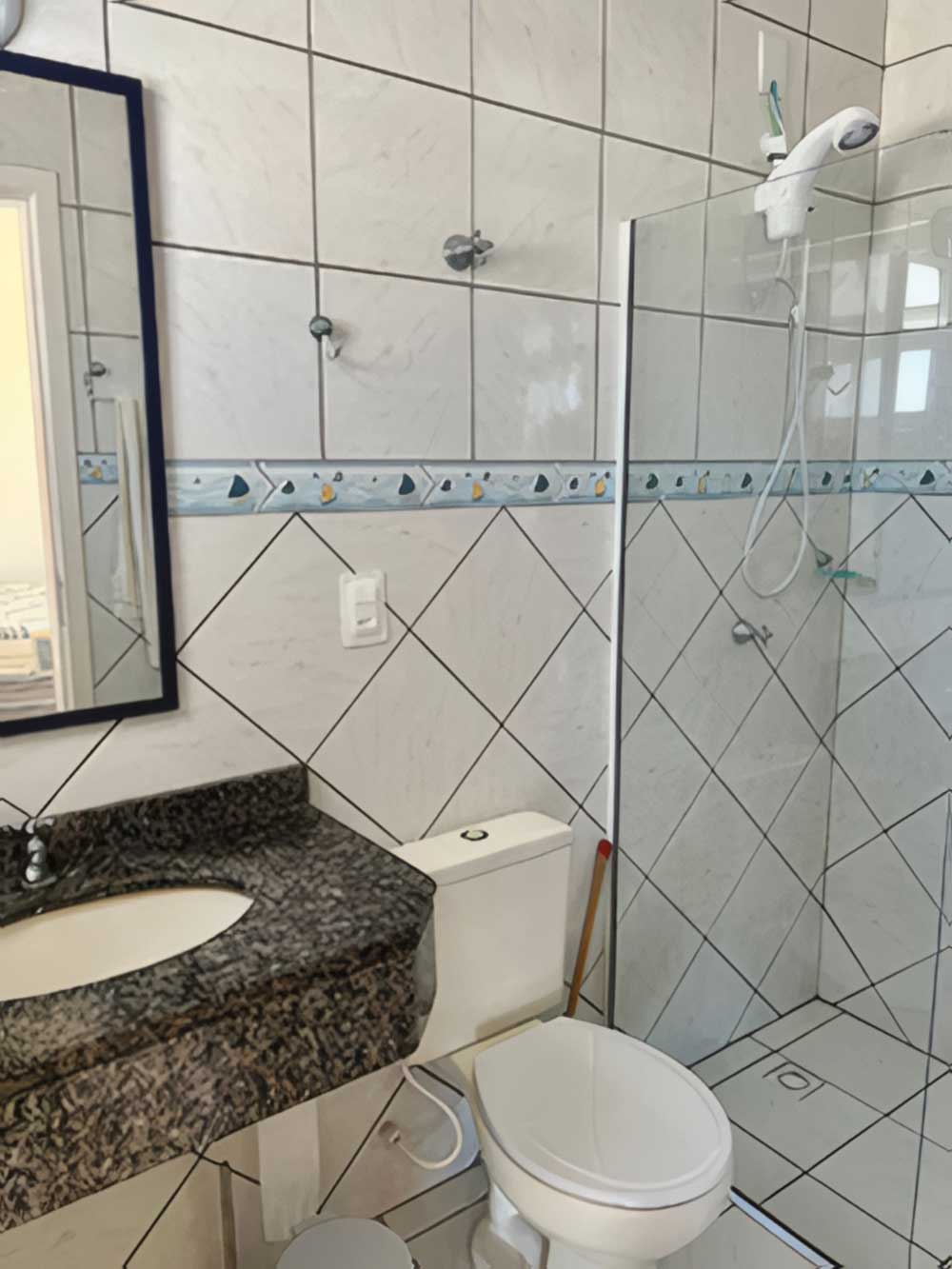 Banheiro (suíte 02)