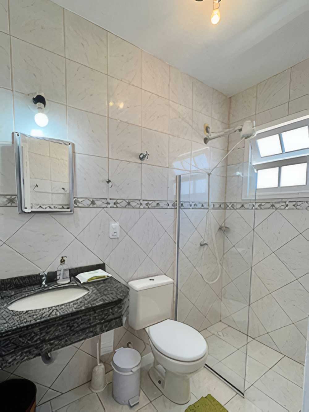 Banheiro (suíte 03)