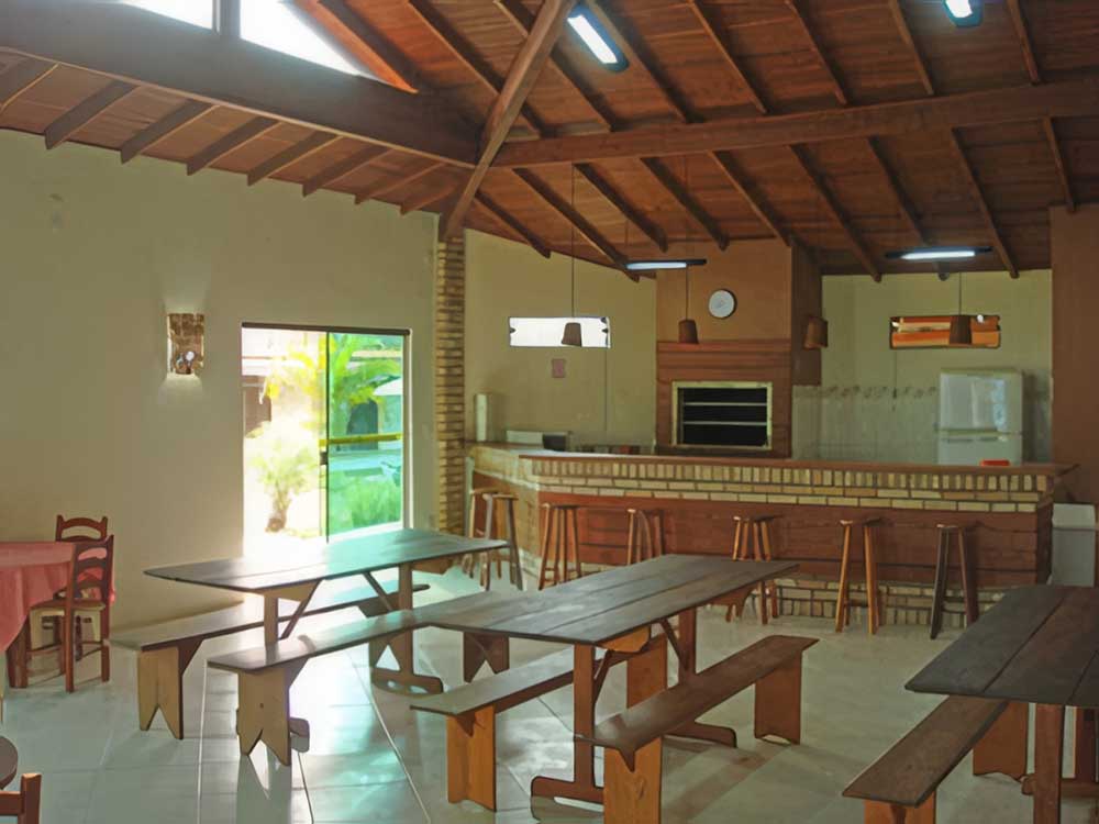 Churrasqueira coletiva equipada (até 60 pessoas)