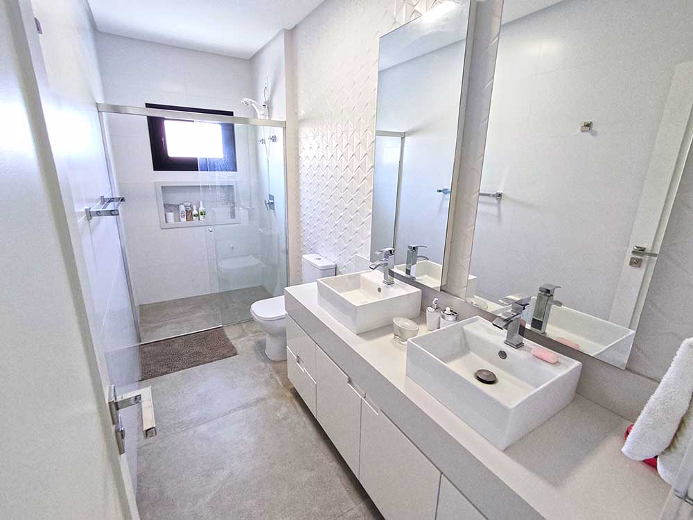 Banheiro (suíte 01)